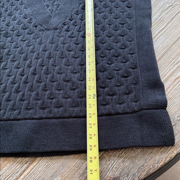 Lululemon Black V-Neck Thick Soft Cable Knit Sweater Vest Oversized M - Picture 4 of 8